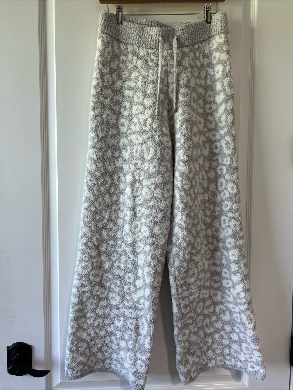 Cupcakes & Cashmere Cozy Leopard Print Wide Leg Lounge Pajama Pants White Gray M